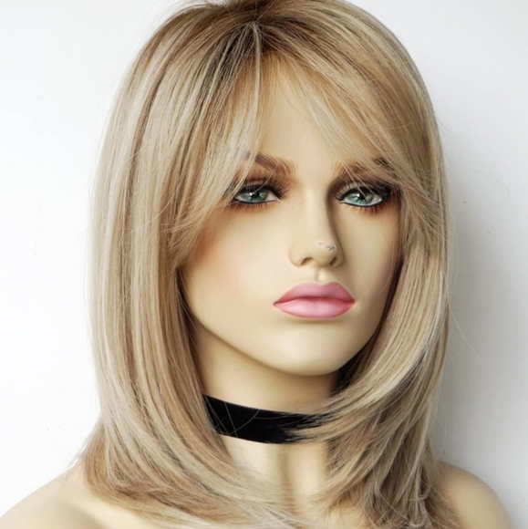 Sandy blonde with dark roots Synthetic wig (sandy bob) 10in. - Picture 2 of 12